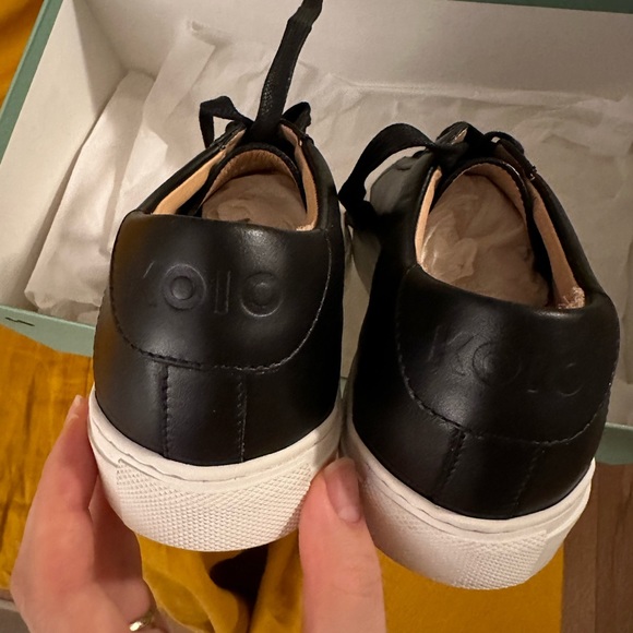 KOIO (NEW IN BOX) - Capri Low Top Leather Sneaker in Onyx - Picture 11 of 11